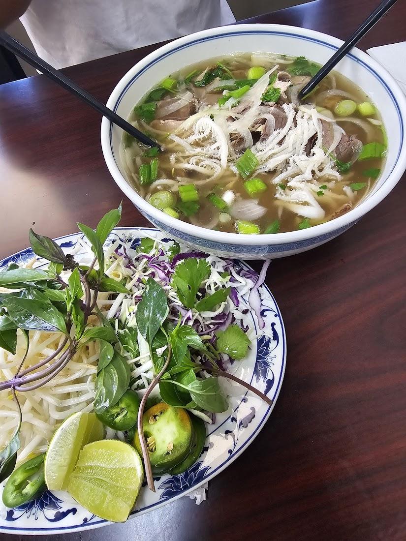 Mama's Pho & Sandwiches