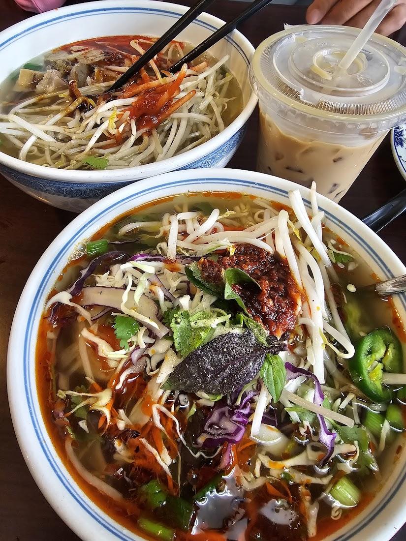 Mama's Pho & Sandwiches